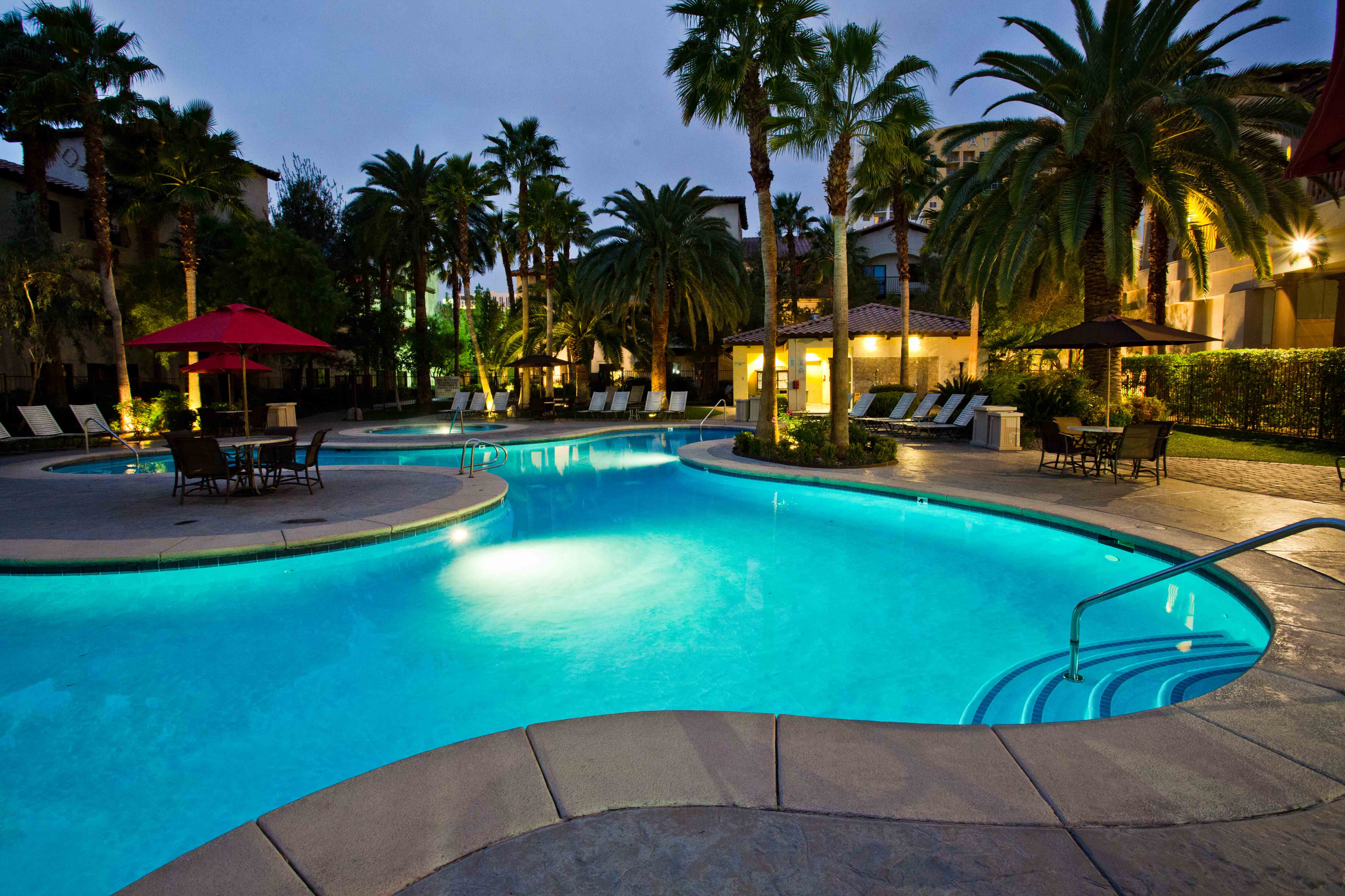 Las Vegas Hotel Pools, Pool Hours & Amenities